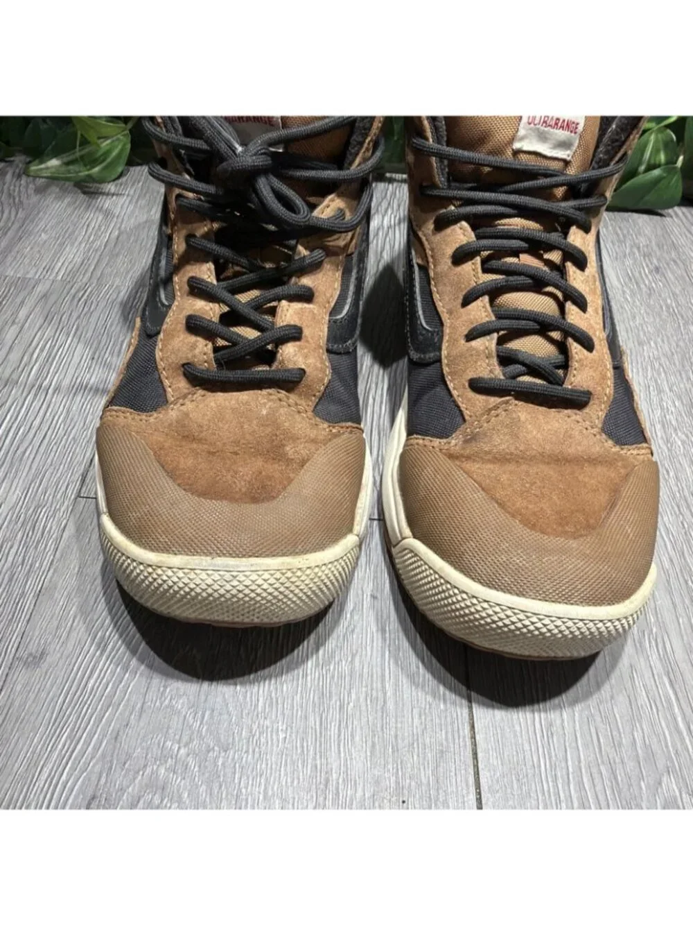 Vans UltraRange MTE Shoes Mens Size 8 Suede Dachshund Black Hiking Primaloft